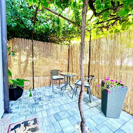 דירה Spacious In 1 Bedroom פורץ